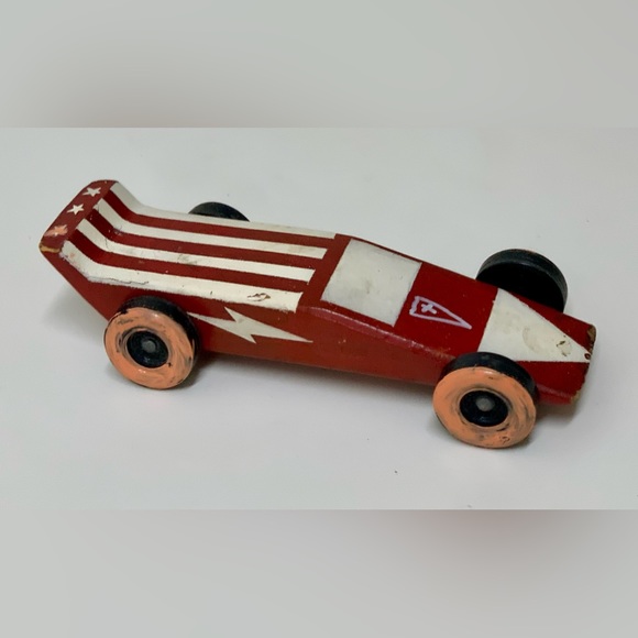 1980 Vintage Hand Crafted Homemade Pinewood Derby Race Car - Picture 11 of 15